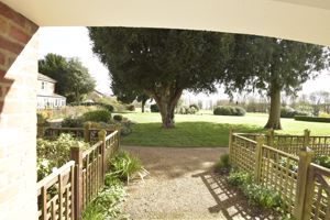 Estate Grounds- click for photo gallery